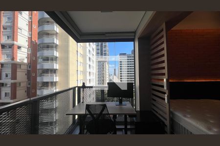 Varanda de kitnet/studio para alugar com 1 quarto, 25m² em Pinheiros, São Paulo