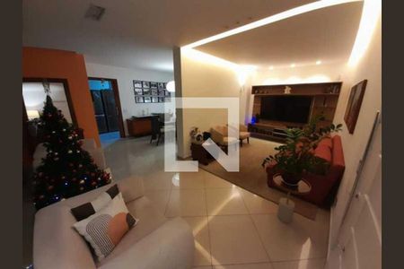 Casa à venda com 5 quartos, 206m² em Jardim Guanabara, Rio de Janeiro