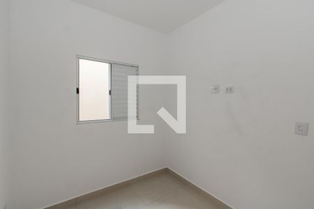 Quarto 1 de apartamento para alugar com 2 quartos, 45m² em Jardim Eliane, São Paulo