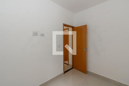 Quarto 1 de apartamento para alugar com 2 quartos, 45m² em Jardim Eliane, São Paulo