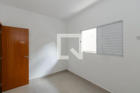 Quarto 2 de apartamento para alugar com 2 quartos, 45m² em Jardim Eliane, São Paulo