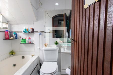 Casa à venda com 161m², 3 quartos e 3 vagas Casa à venda com 161m², 3 quartos e 3 vagasBanheiro da Suíte 1