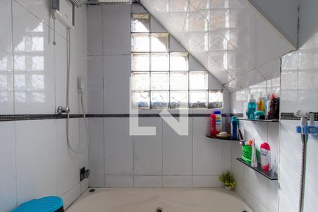 Casa à venda com 161m², 3 quartos e 3 vagas Casa à venda com 161m², 3 quartos e 3 vagasBanheiro da Suíte 1