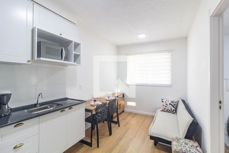 Sala/Cozinha de apartamento para alugar com 1 quarto, 25m² em Guaianases, São Paulo