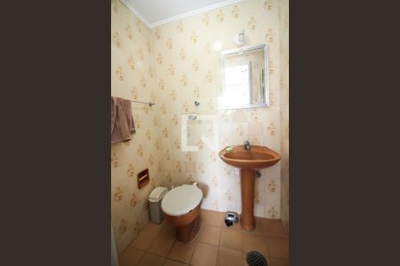 Banheiro de apartamento à venda com 1 quarto, 38m² em Menino Deus, Porto Alegre