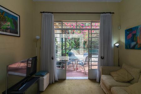 Sala de TV de casa para alugar com 5 quartos, 440m² em Jardim Novo Mundo, São Paulo