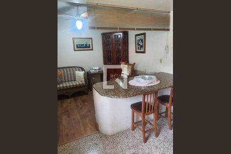Casa à venda com 3 quartos, 330m² em Jardim do Salso, Porto Alegre