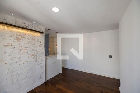 Sala de apartamento para alugar com 2 quartos, 58m² em Jardim Tupanci, Barueri