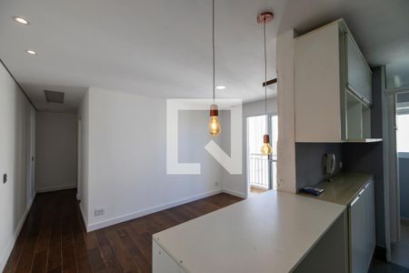 Sala de apartamento para alugar com 2 quartos, 58m² em Jardim Tupanci, Barueri