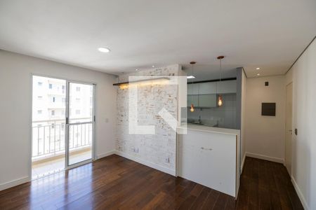 Sala de apartamento para alugar com 2 quartos, 58m² em Jardim Tupanci, Barueri