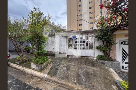 Casa à venda com 75m², 2 quartos e 1 vaga Casa à venda com 75m², 2 quartos e 1 vagaFachada