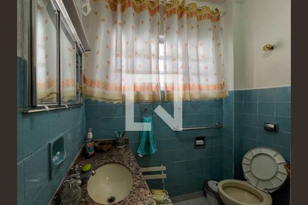 Casa à venda com 75m², 2 quartos e 1 vaga Casa à venda com 75m², 2 quartos e 1 vagaBanheiro