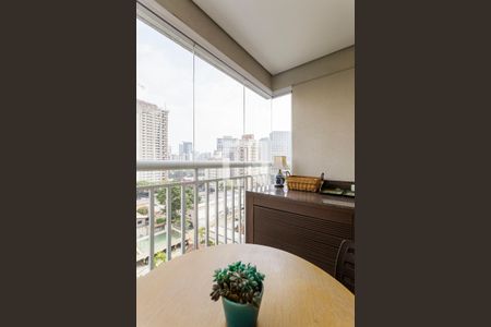 Varanda de apartamento para alugar com 2 quartos, 55m² em Vila Olímpia, São Paulo