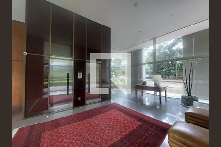 Apartamento à venda com 411m², 4 quartos e 3 vagas Apartamento à venda com 411m², 4 quartos e 3 vagasHall de Entrada