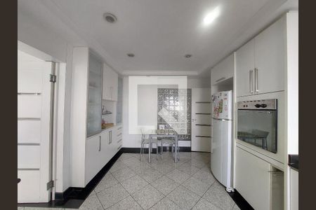 Apartamento à venda com 411m², 4 quartos e 3 vagas Apartamento à venda com 411m², 4 quartos e 3 vagasCozinha