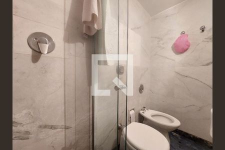 Apartamento à venda com 411m², 4 quartos e 3 vagas Apartamento à venda com 411m², 4 quartos e 3 vagasBanheiro da Suíte 1