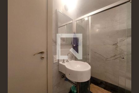 Apartamento à venda com 411m², 4 quartos e 3 vagas Apartamento à venda com 411m², 4 quartos e 3 vagasBanheiro da Suíte 1