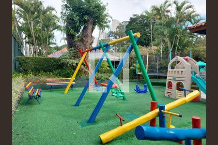 Apartamento à venda com 411m², 4 quartos e 3 vagas Apartamento à venda com 411m², 4 quartos e 3 vagasÁrea Comum - Playground