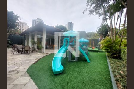 Apartamento à venda com 411m², 4 quartos e 3 vagas Apartamento à venda com 411m², 4 quartos e 3 vagasÁrea Comum - Playground