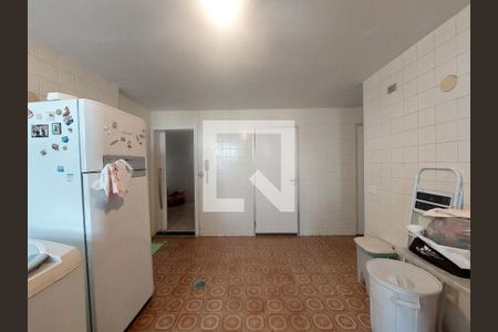 Apartamento à venda com 411m², 4 quartos e 3 vagas Apartamento à venda com 411m², 4 quartos e 3 vagasÁrea de Serviço