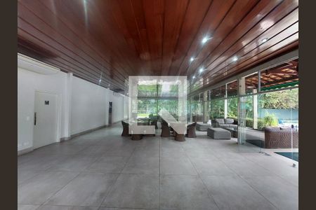 Apartamento à venda com 411m², 4 quartos e 3 vagas Apartamento à venda com 411m², 4 quartos e 3 vagasÁrea comum - Salão de Festas