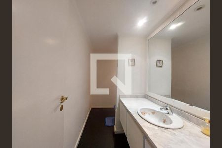 Apartamento à venda com 411m², 4 quartos e 3 vagas Apartamento à venda com 411m², 4 quartos e 3 vagasLavabo