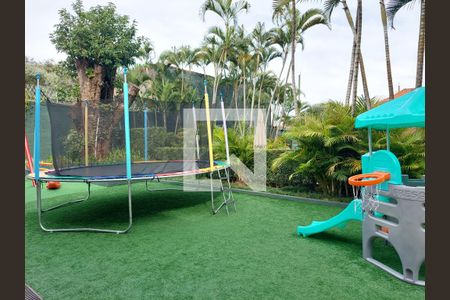 Apartamento à venda com 411m², 4 quartos e 3 vagas Apartamento à venda com 411m², 4 quartos e 3 vagasÁrea Comum - Playground