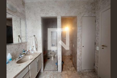 Apartamento à venda com 411m², 4 quartos e 3 vagas Apartamento à venda com 411m², 4 quartos e 3 vagasBanheiro da Suíte 3