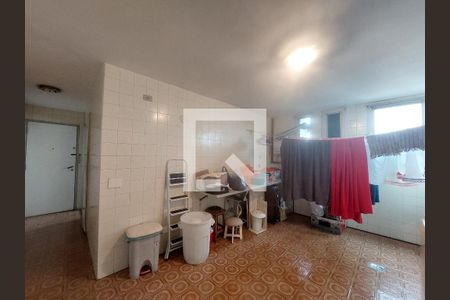 Apartamento à venda com 411m², 4 quartos e 3 vagas Apartamento à venda com 411m², 4 quartos e 3 vagasÁrea de Serviço
