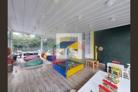 Apartamento à venda com 411m², 4 quartos e 3 vagas Apartamento à venda com 411m², 4 quartos e 3 vagasBrinquedoteca