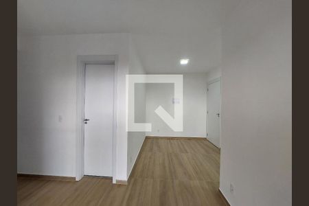 Sala de apartamento para alugar com 3 quartos, 55m² em Jardim Santo Antoninho, São Paulo