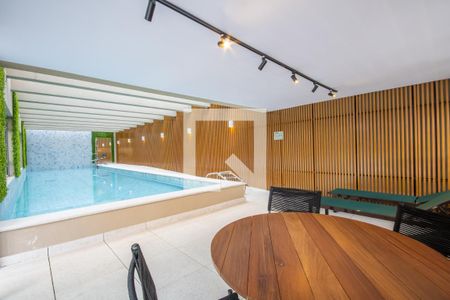 Apartamento à venda com 37m², 1 quarto e 1 vaga Apartamento à venda com 37m², 1 quarto e 1 vagaÁrea comum - Piscina Coberta