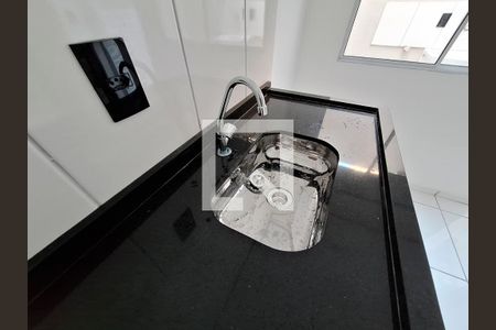 Casa de condomínio à venda com 63m², 2 quartos e 1 vaga Casa de condomínio à venda com 63m², 2 quartos e 1 vagaCozinha