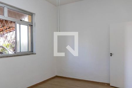 Quarto 1 de casa à venda com 3 quartos, 250m² em Carlos Prates, Belo Horizonte