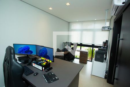 Casa de condomínio para alugar com 210m², 4 quartos e 4 vagas Casa de condomínio para alugar com 210m², 4 quartos e 4 vagas Escritório