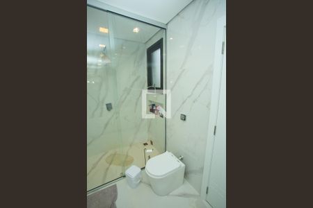 Casa de condomínio para alugar com 210m², 4 quartos e 4 vagas Casa de condomínio para alugar com 210m², 4 quartos e 4 vagasBanheiro da Suíte 2