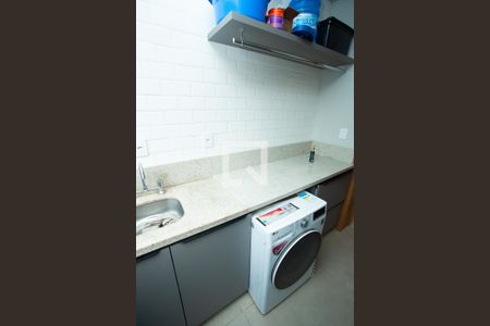 Casa de condomínio para alugar com 210m², 4 quartos e 4 vagas Casa de condomínio para alugar com 210m², 4 quartos e 4 vagasÁrea de Serviço