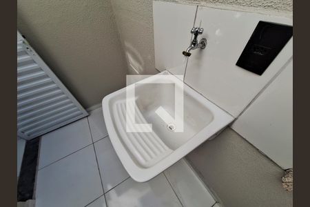 Casa de condomínio à venda com 63m², 2 quartos e 1 vaga Casa de condomínio à venda com 63m², 2 quartos e 1 vagaÁrea de Serviço