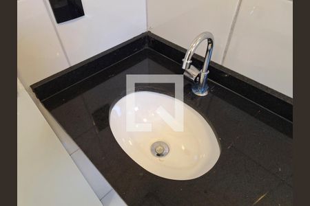 Casa de condomínio à venda com 63m², 2 quartos e 1 vaga Casa de condomínio à venda com 63m², 2 quartos e 1 vagaBanheiro Quarto 1