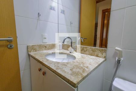 Apartamento à venda com 80m², 2 quartos e 1 vaga Apartamento à venda com 80m², 2 quartos e 1 vagaBanheiro