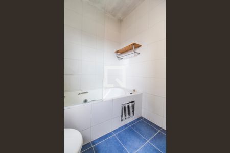 Casa de condomínio à venda com 340m², 3 quartos e 2 vagasBanheiro da Suíte 2