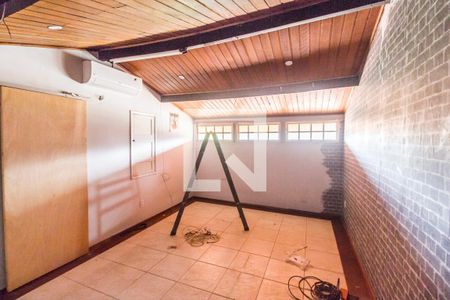 Casa de condomínio à venda com 340m², 3 quartos e 2 vagasQuarto