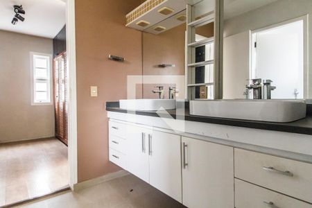 Casa de condomínio à venda com 340m², 3 quartos e 2 vagasCloset da suíte 1
