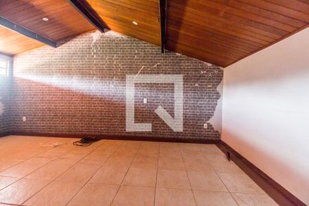 Casa de condomínio à venda com 340m², 3 quartos e 2 vagasQuarto