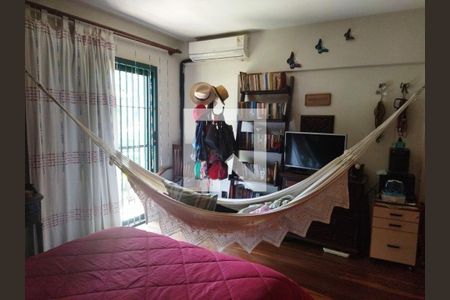 Casa à venda com 5 quartos, 300m² em Jardim Prudência, São Paulo