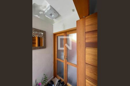 Casa à venda com 3 quartos, 240m² em Vila Alexandria, São Paulo