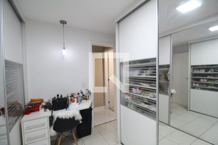 Apartamento à venda com 245m², 4 quartos e 3 vagas Apartamento à venda com 245m², 4 quartos e 3 vagasQuarto