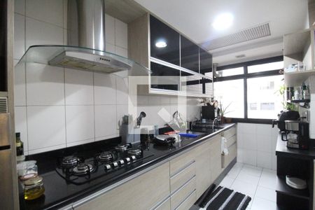 Apartamento à venda com 245m², 4 quartos e 3 vagas Apartamento à venda com 245m², 4 quartos e 3 vagasCozinha