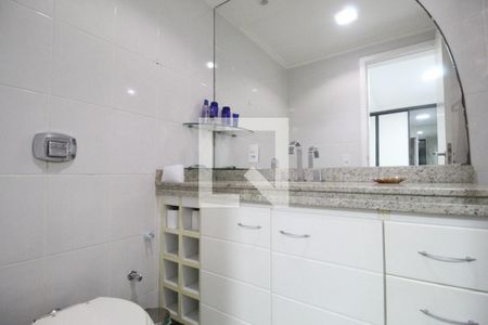 Apartamento à venda com 245m², 4 quartos e 3 vagas Apartamento à venda com 245m², 4 quartos e 3 vagasBanheiro da suíte 3