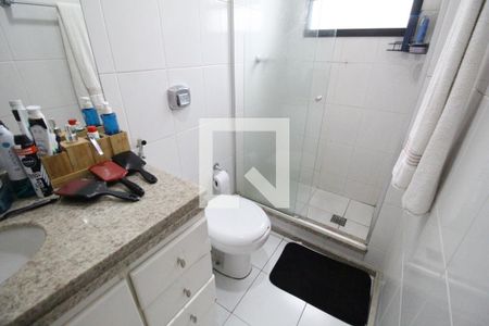 Apartamento à venda com 245m², 4 quartos e 3 vagas Apartamento à venda com 245m², 4 quartos e 3 vagasBanheiro da suíte 2